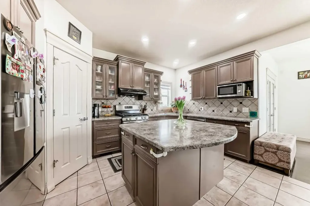 58 Bridleridge Green SW Calgary AB T2Y 0E4