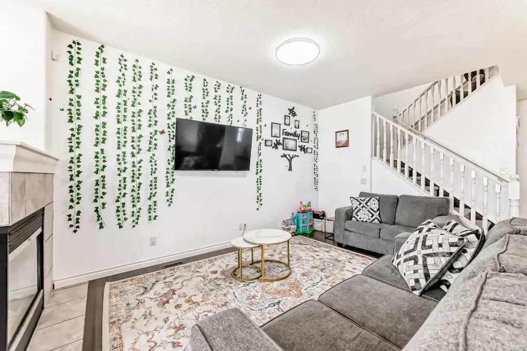 58 Bridleridge Green SW Calgary AB T2Y 0E4