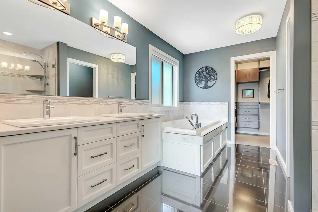 138 Lalor Drive Red Deer AB T4R 0R5