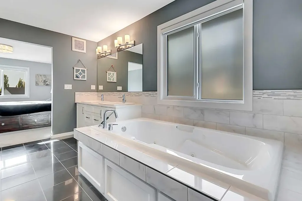138 Lalor Drive Red Deer AB T4R 0R5