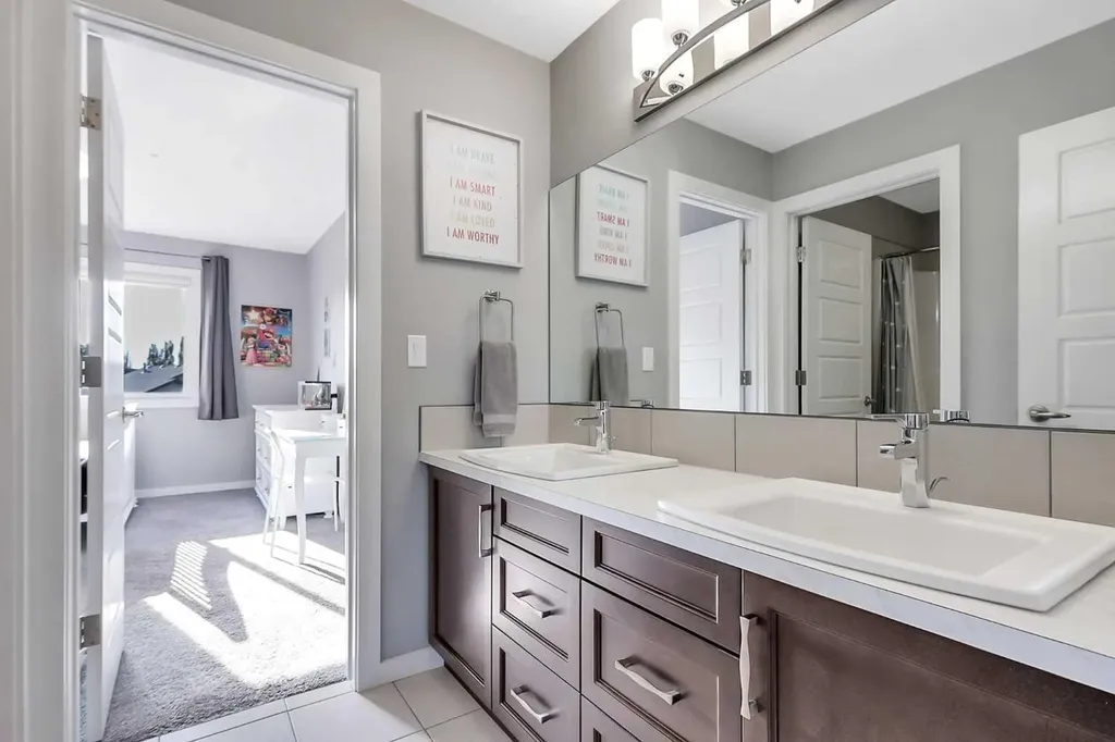 138 Lalor Drive Red Deer AB T4R 0R5