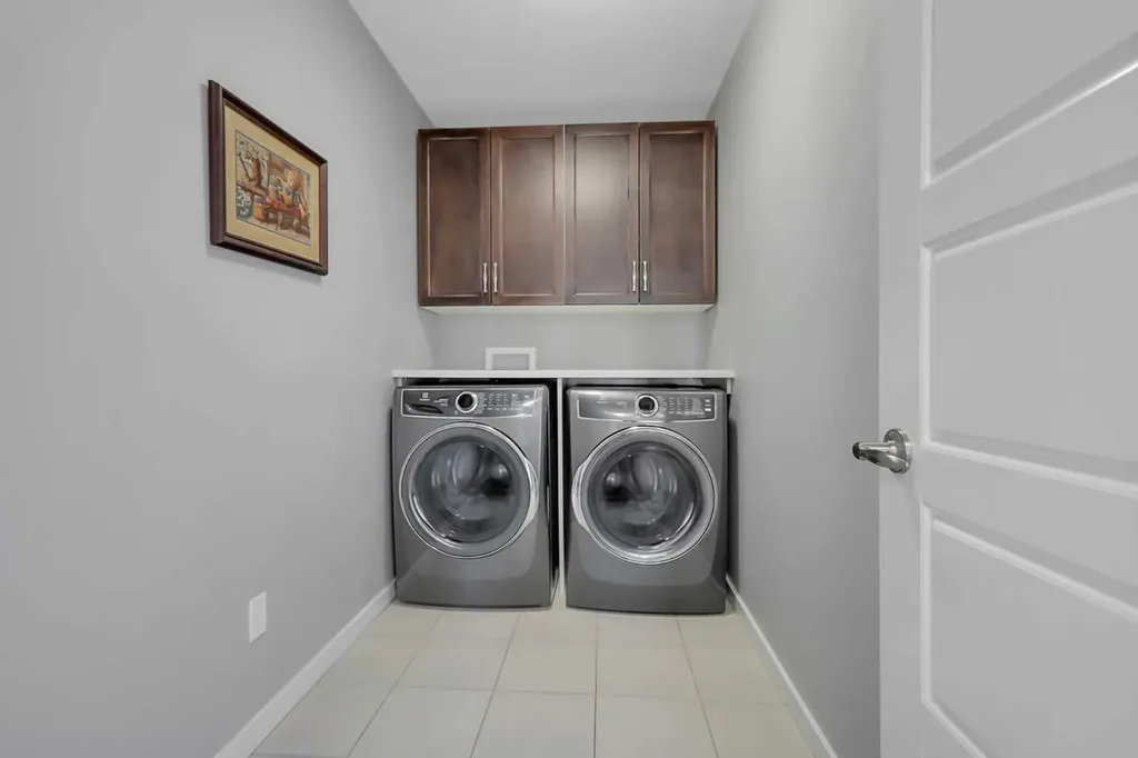 138 Lalor Drive Red Deer AB T4R 0R5
