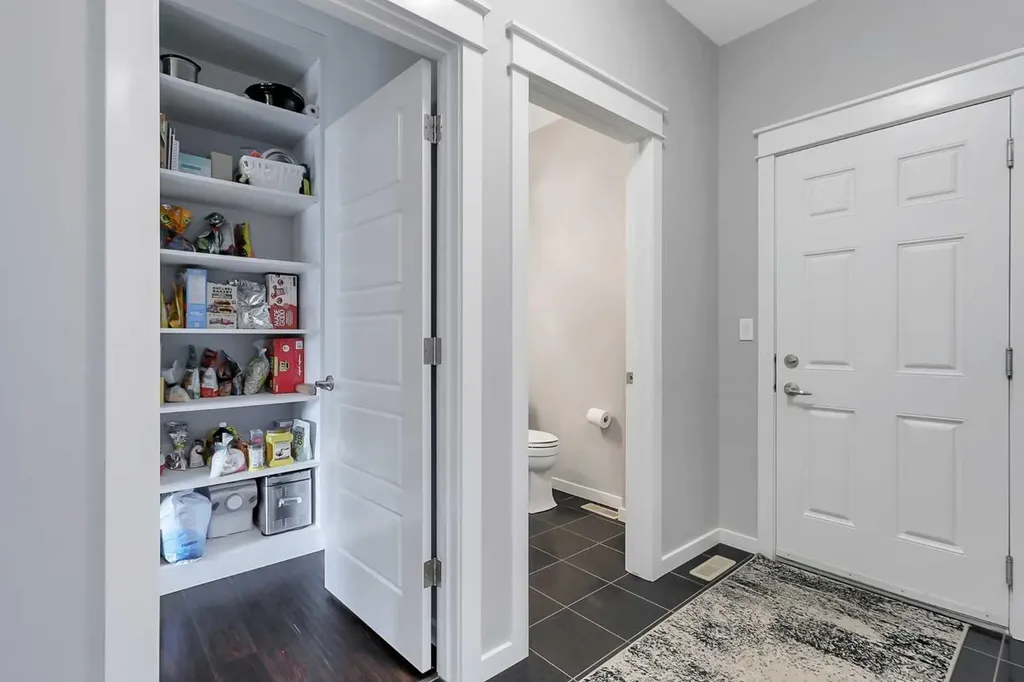 138 Lalor Drive Red Deer AB T4R 0R5