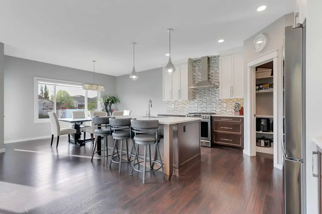 138 Lalor Drive Red Deer AB T4R 0R5