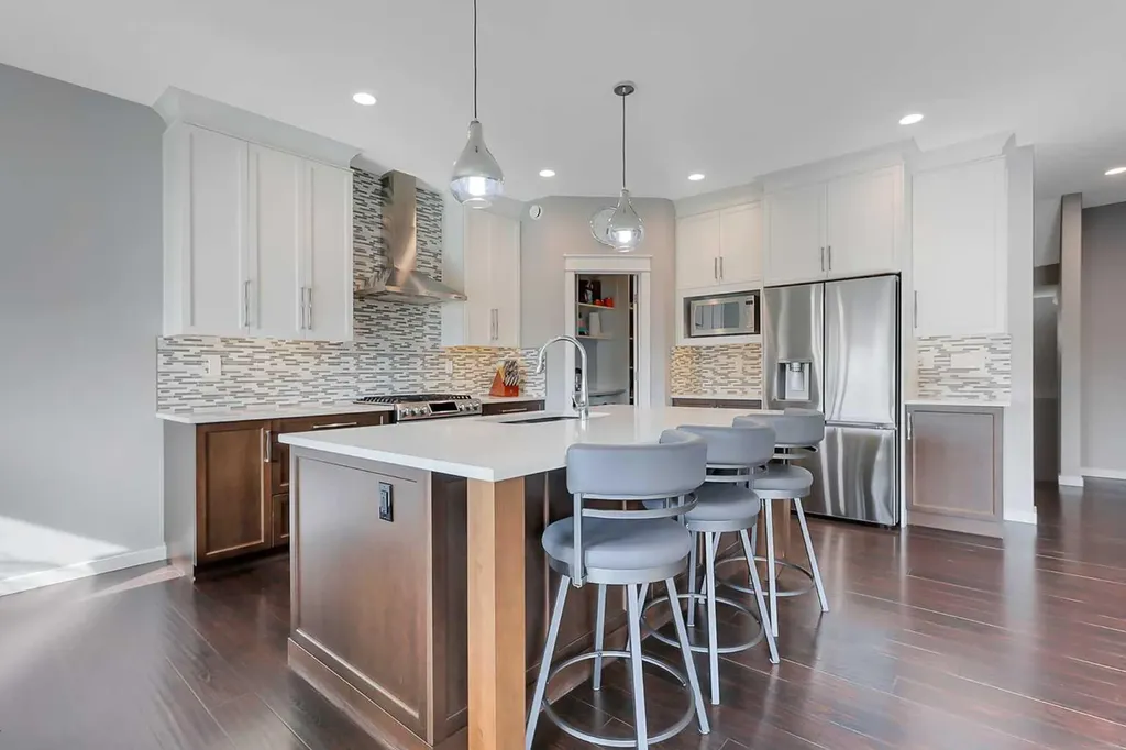 138 Lalor Drive Red Deer AB T4R 0R5