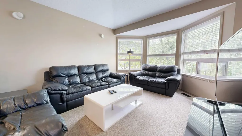6322 88a Street Grande Prairie AB T8W 2V3