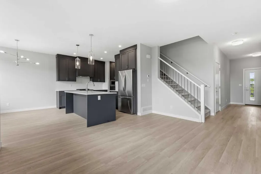 201 Cooperswood Green SW Airdrie AB T3B3Y6