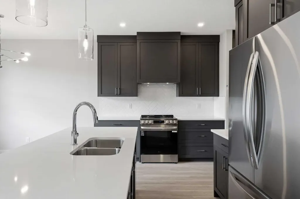201 Cooperswood Green SW Airdrie AB T3B3Y6