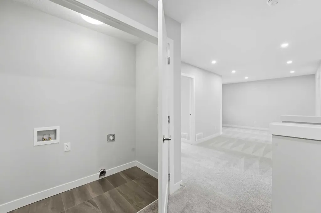 201 Cooperswood Green SW Airdrie AB T3B3Y6