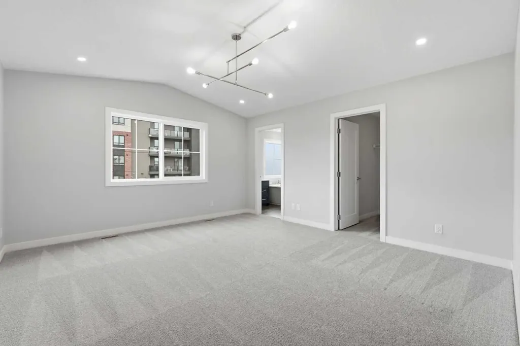 201 Cooperswood Green SW Airdrie AB T3B3Y6