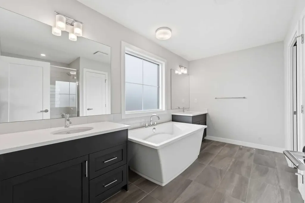 201 Cooperswood Green SW Airdrie AB T3B3Y6