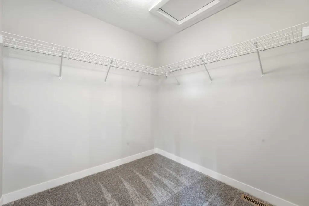 201 Cooperswood Green SW Airdrie AB T3B3Y6