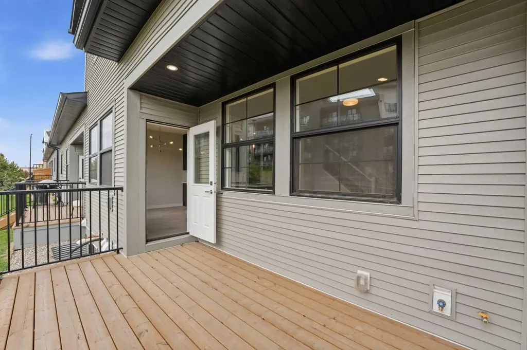 201 Cooperswood Green SW Airdrie AB T3B3Y6