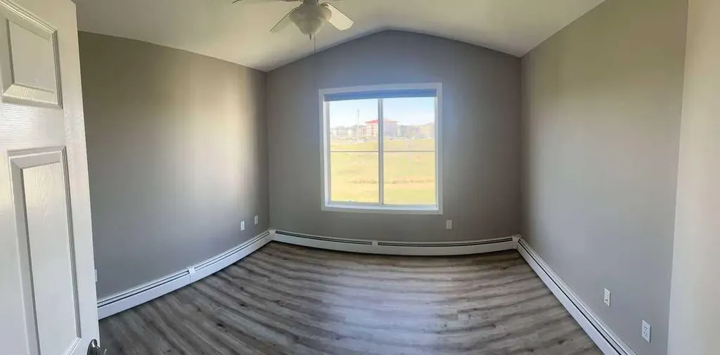 305 1 Avenue NW Airdrie AB T4B 2M5