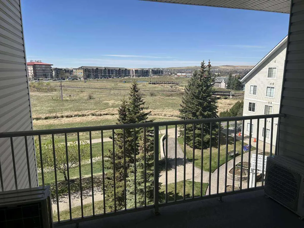 305 1 Avenue NW Airdrie AB T4B 2M5