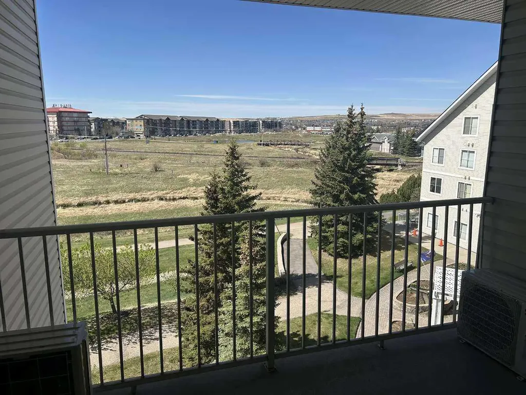 305 1 Avenue NW Airdrie AB T4B 2M5