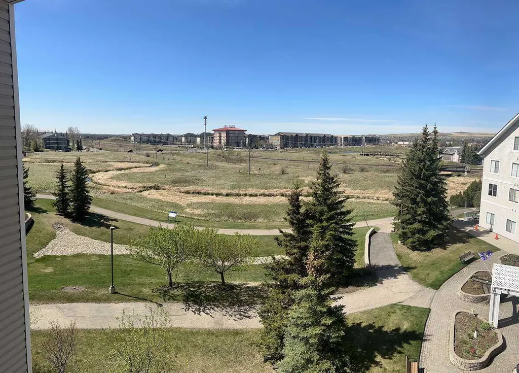 305 1 Avenue NW Airdrie AB T4B 2M5