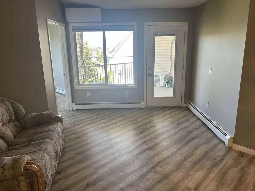 305 1 Avenue NW Airdrie AB T4B 2M5