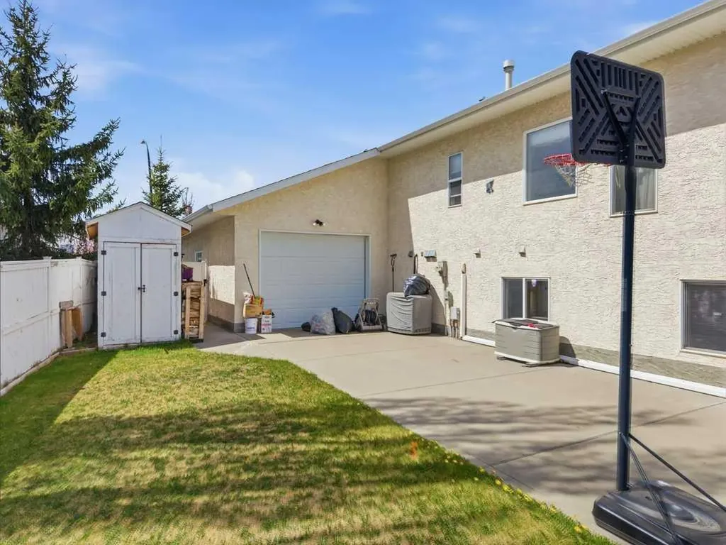 54 Lord Close Red Deer AB T4R 2R8