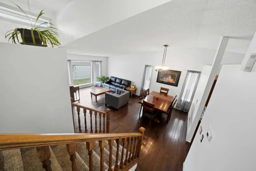 76 Dixon Crescent Red Deer AB T4R 2H5