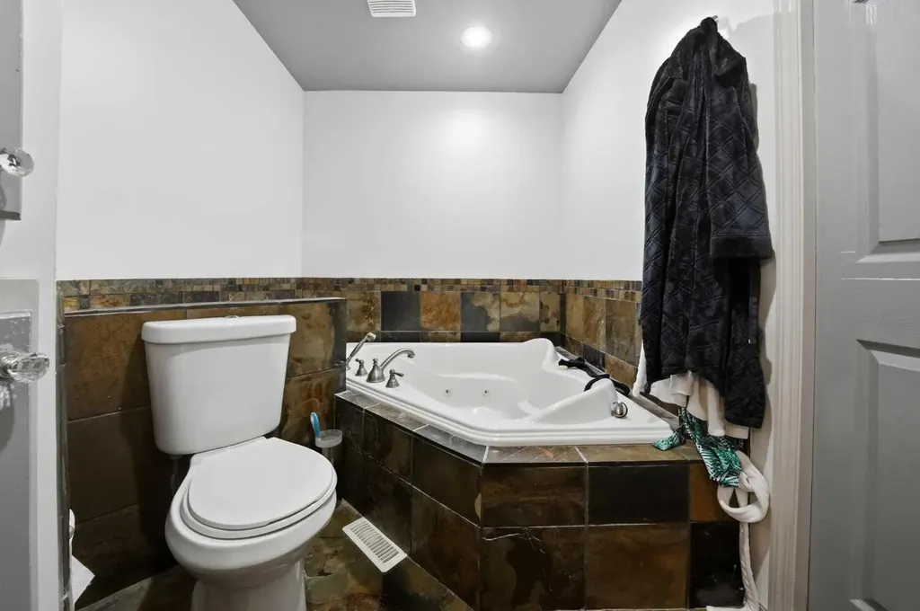 76 Dixon Crescent Red Deer AB T4R 2H5