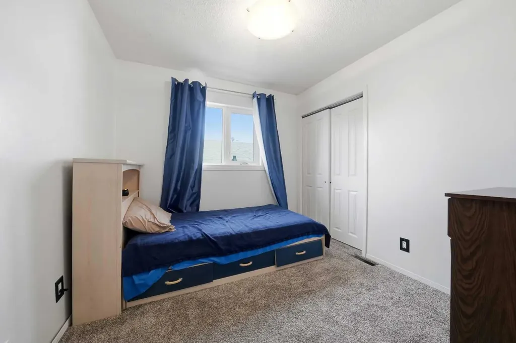 76 Dixon Crescent Red Deer AB T4R 2H5