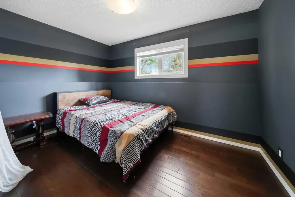 76 Dixon Crescent Red Deer AB T4R 2H5
