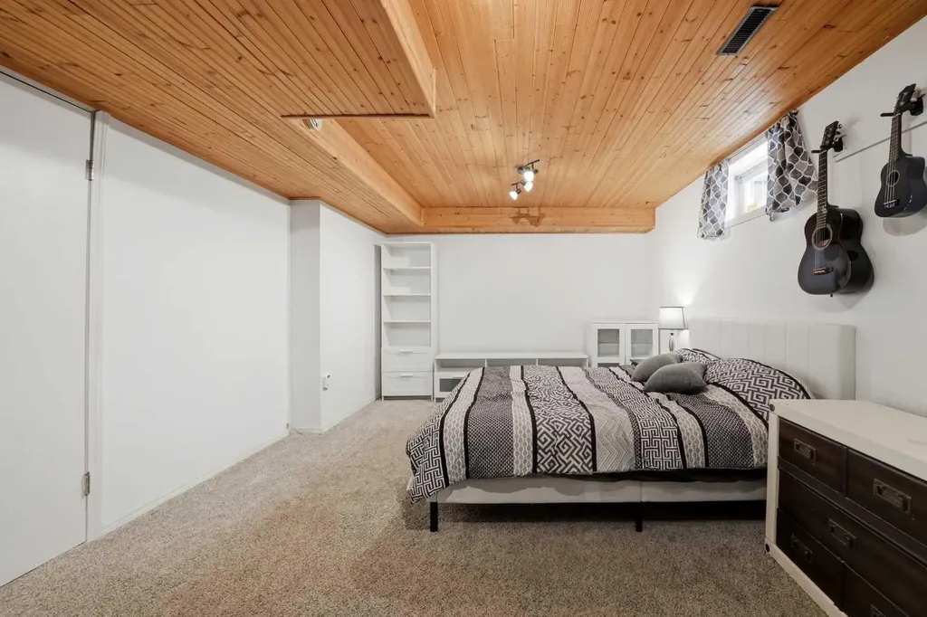 76 Dixon Crescent Red Deer AB T4R 2H5