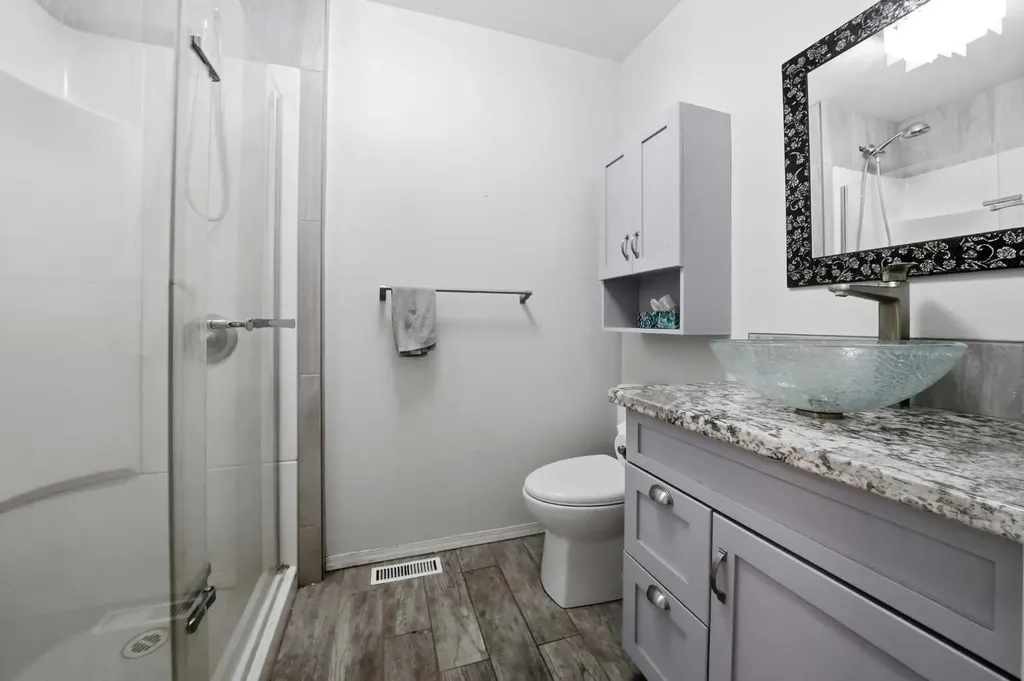 76 Dixon Crescent Red Deer AB T4R 2H5