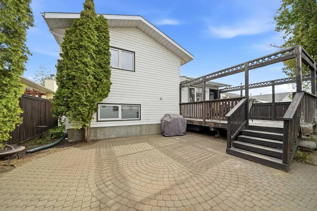 76 Dixon Crescent Red Deer AB T4R 2H5
