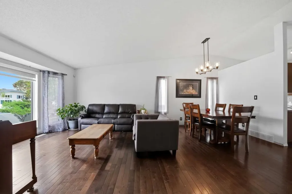 76 Dixon Crescent Red Deer AB T4R 2H5