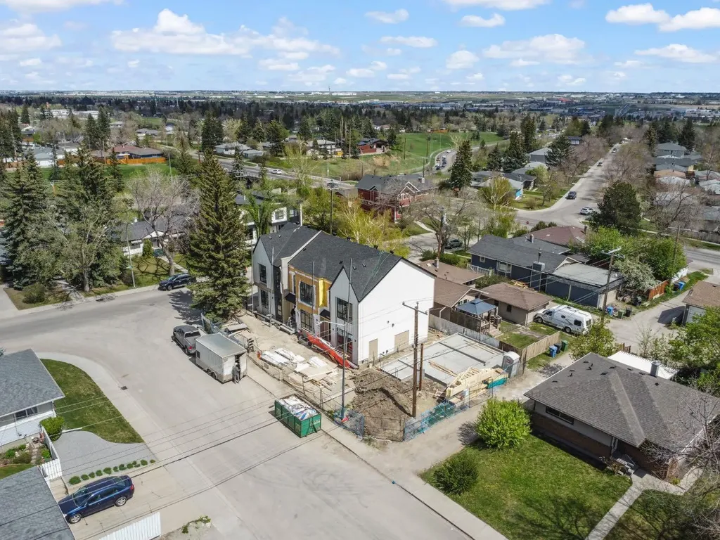 178 Heston Street NW Calgary AB T2K2C4