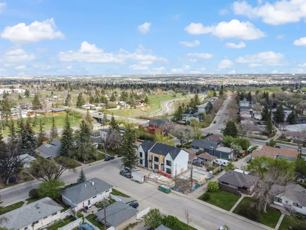 178 Heston Street NW Calgary AB T2K2C4