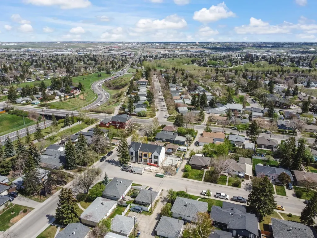 178 Heston Street NW Calgary AB T2K2C4