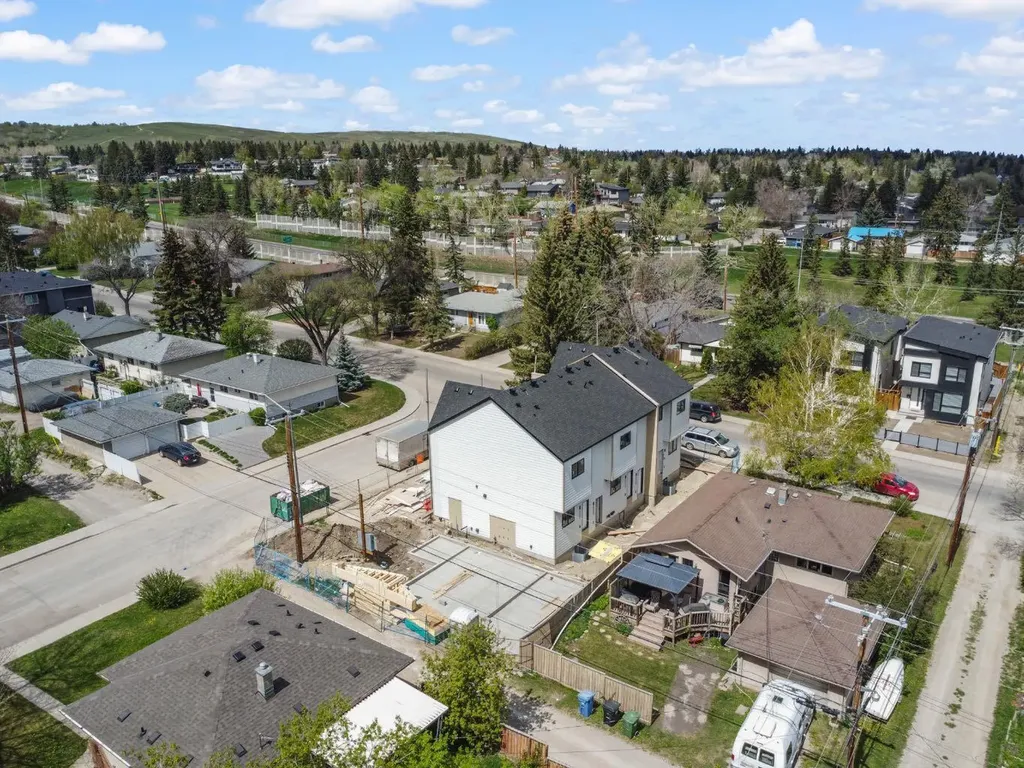 178 Heston Street NW Calgary AB T2K2C4