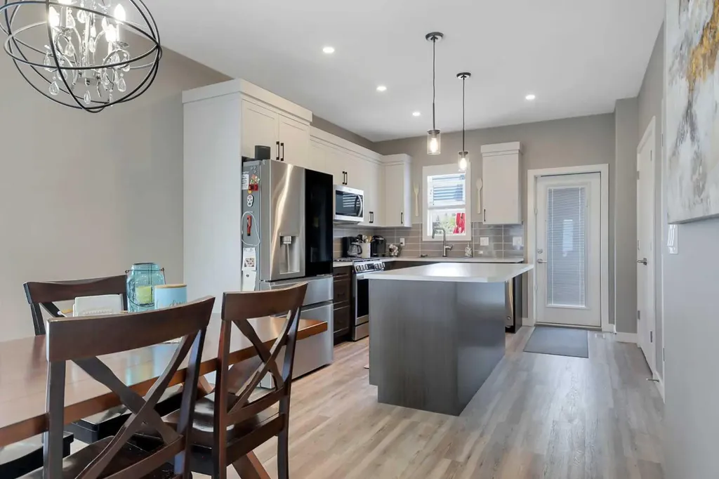 68 Windermere Close Red Deer AB T4N 2J8