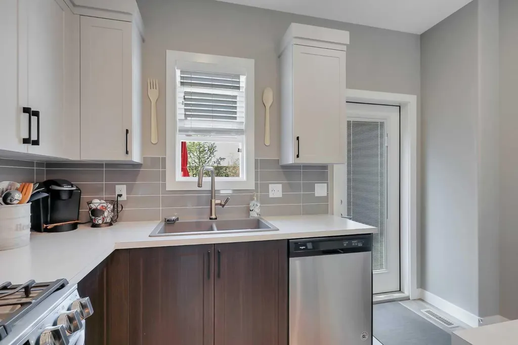 68 Windermere Close Red Deer AB T4N 2J8