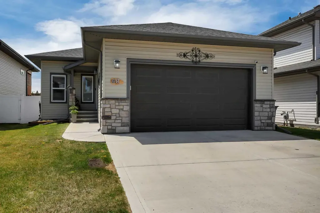 68 Windermere Close Red Deer AB T4N 2J8