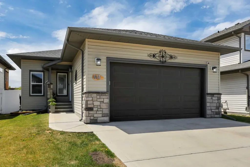 68 Windermere Close Red Deer AB T4N 2J8