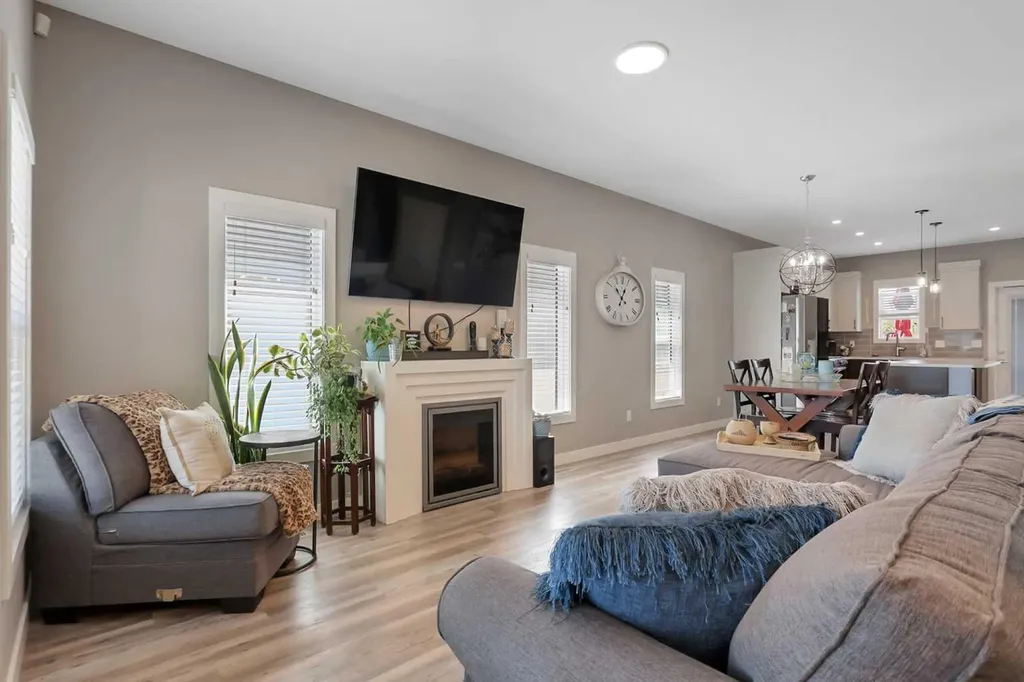 68 Windermere Close Red Deer AB T4N 2J8