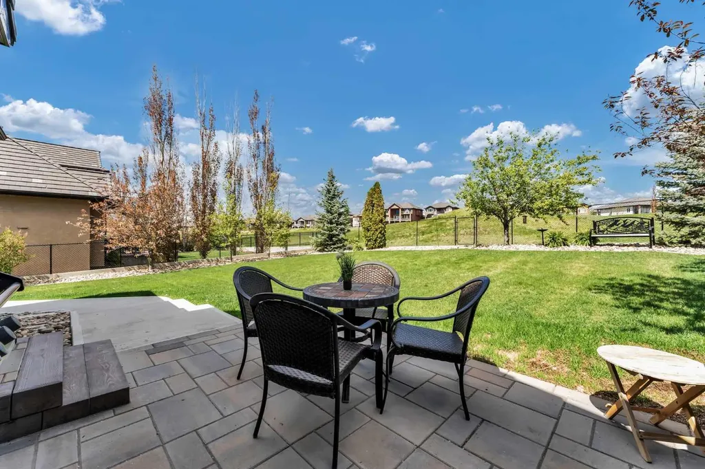 242 Desert Blume Drive Desert Blume AB T1B 0H6