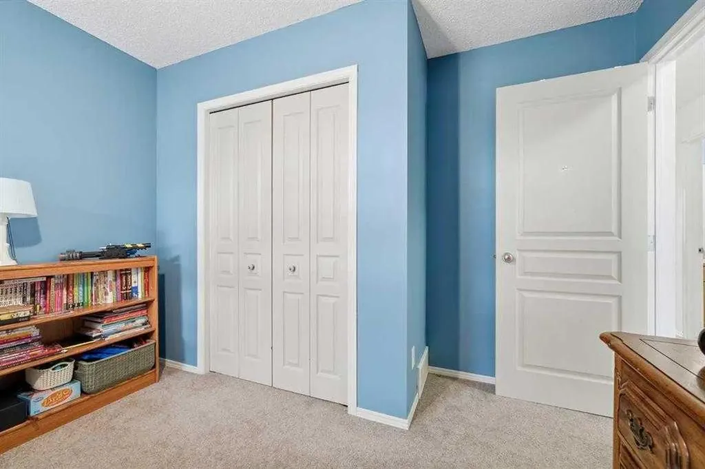 62 New Brighton Circle SE Calgary AB T2Z 4B3