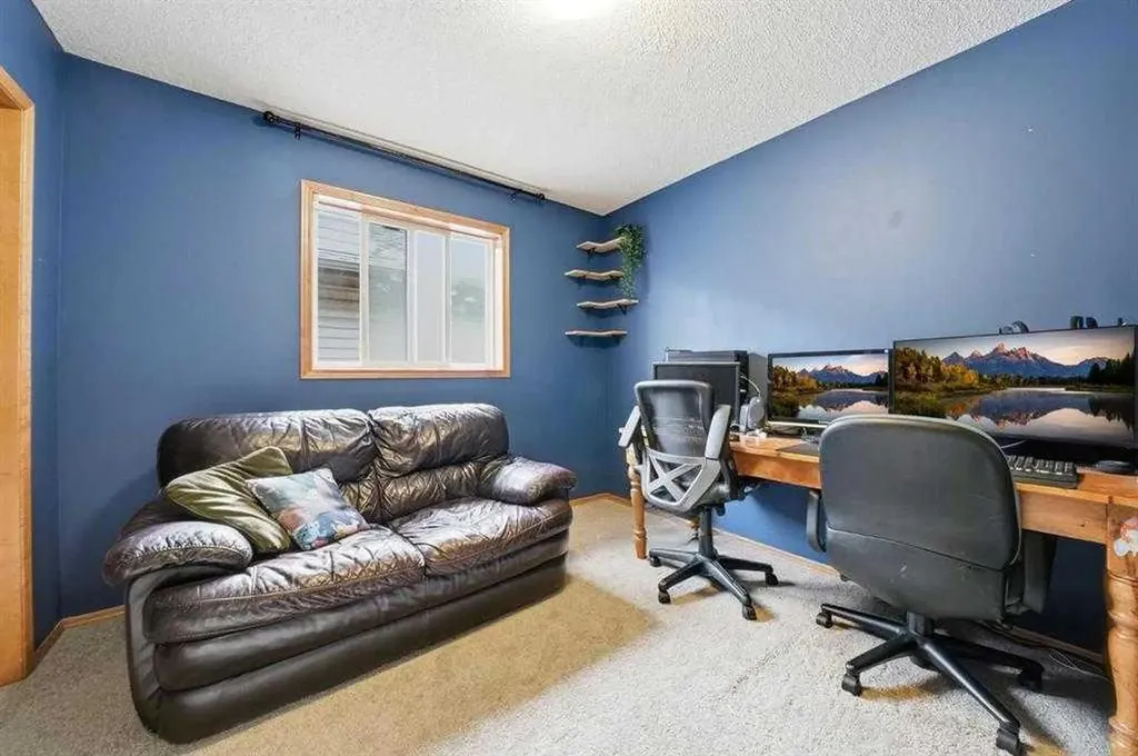 62 New Brighton Circle SE Calgary AB T2Z 4B3