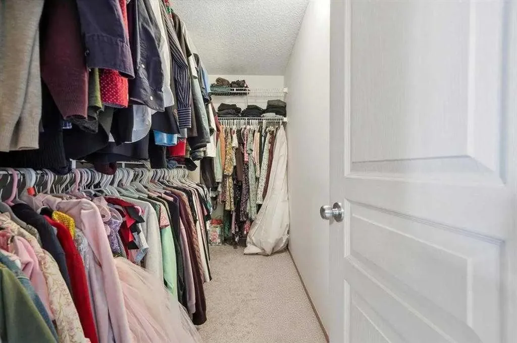 62 New Brighton Circle SE Calgary AB T2Z 4B3