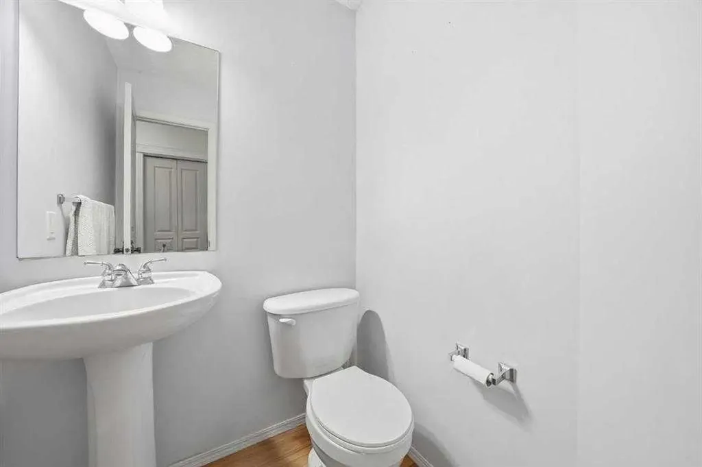 62 New Brighton Circle SE Calgary AB T2Z 4B3