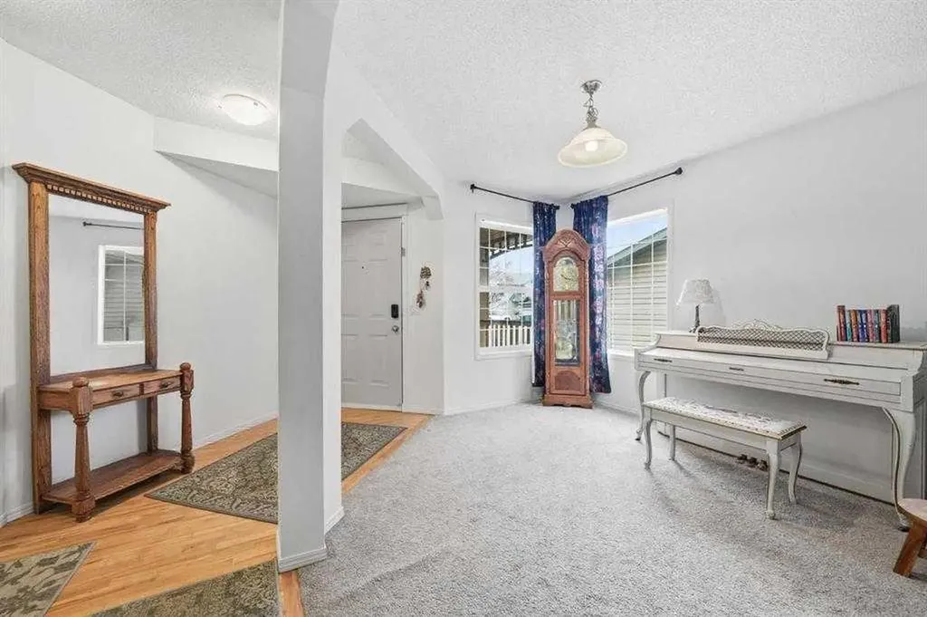 62 New Brighton Circle SE Calgary AB T2Z 4B3