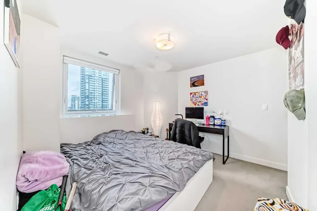 303 13 Avenue SW Calgary AB T2R 0Y9
