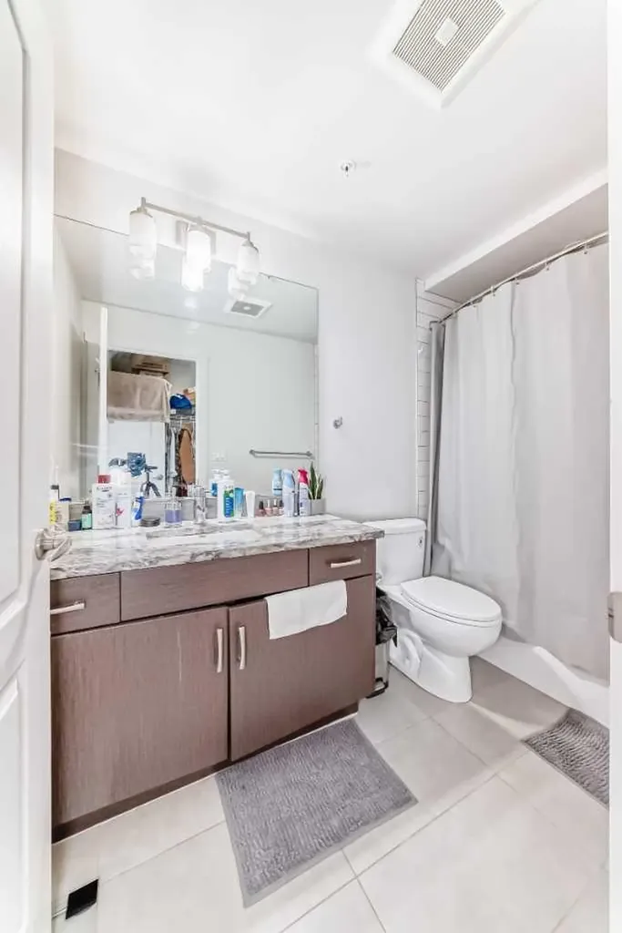 303 13 Avenue SW Calgary AB T2R 0Y9