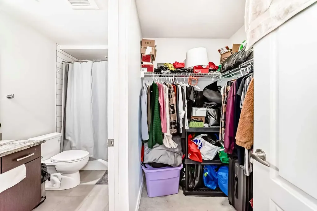 303 13 Avenue SW Calgary AB T2R 0Y9