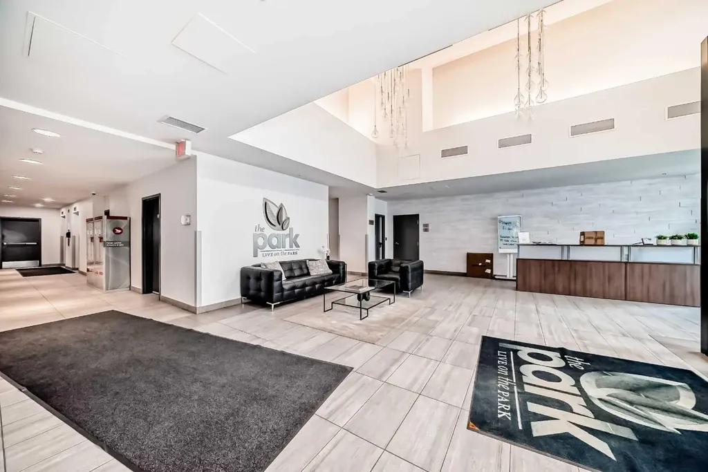 303 13 Avenue SW Calgary AB T2R 0Y9